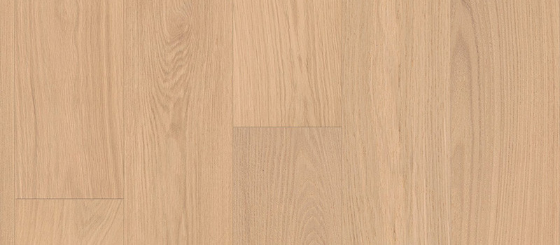 Light sand-coloured White Oak hardwood flooring sample showcasing clean, modern linear grain lines.
